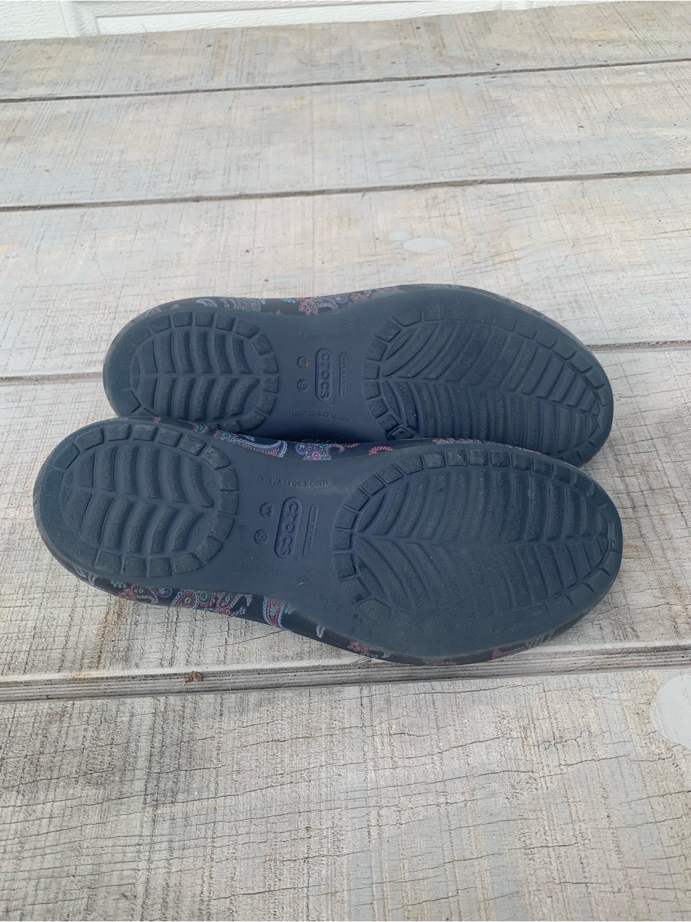 Crocs Women's Kadee Florals Flats Paisley Floral Navy Size 9 Casual Comfy Summer - Picture 9 of 9